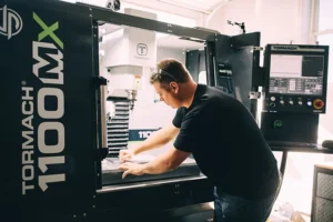 How to Maintain a CNC Machine? 3 cnc-machine maintainance